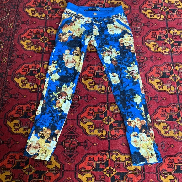 Jeans - Picture 2 of 5